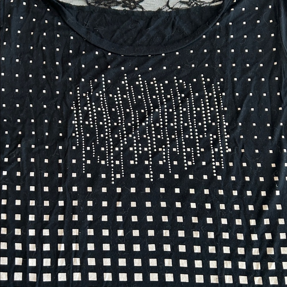 B.L.E.U. Black and Cream Ombre Studded Scoop Neck Tee - Picture 2 of 6